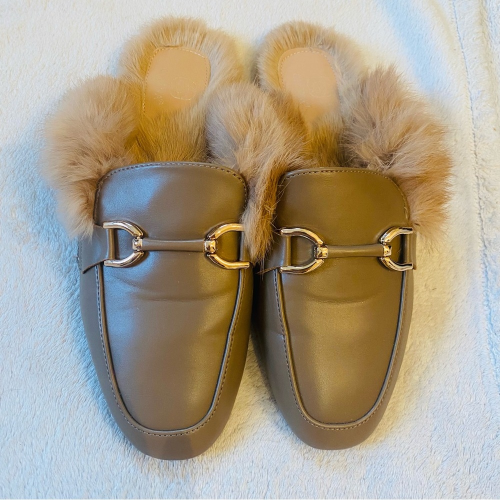 Tan rabbit fur loafer mules rose gold buckle vegan leather rubber soles Sz 37